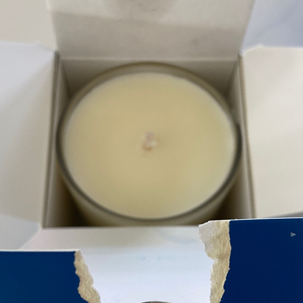 Pottery Barn Blue Decorative candle - Picture 5 of 10